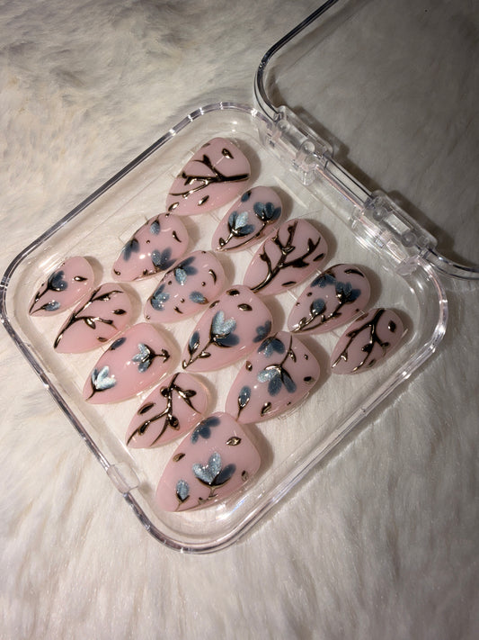 Cateye Flowers w/ Gold Stems