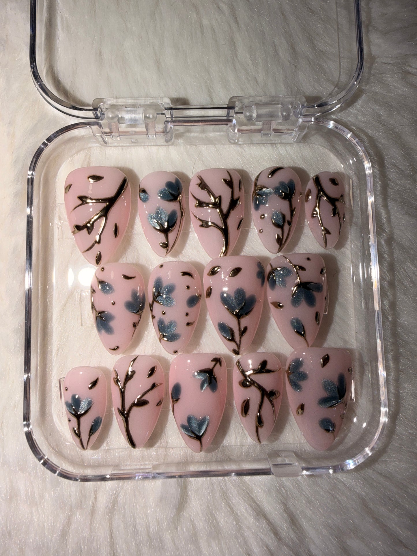 Cateye Flowers w/ Gold Stems