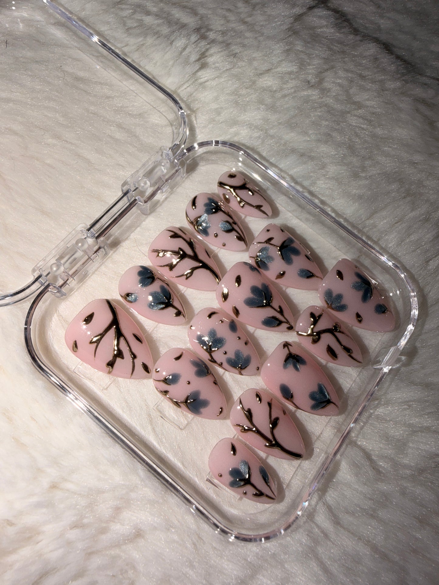 Cateye Flowers w/ Gold Stems