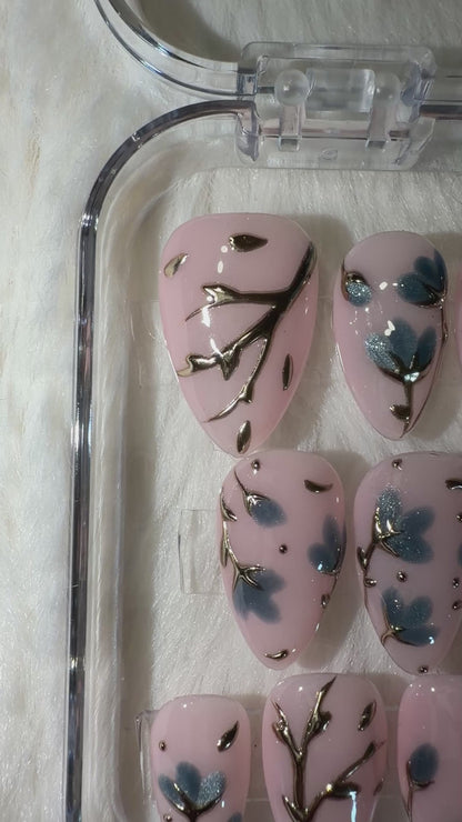 Cateye Flowers w/ Gold Stems